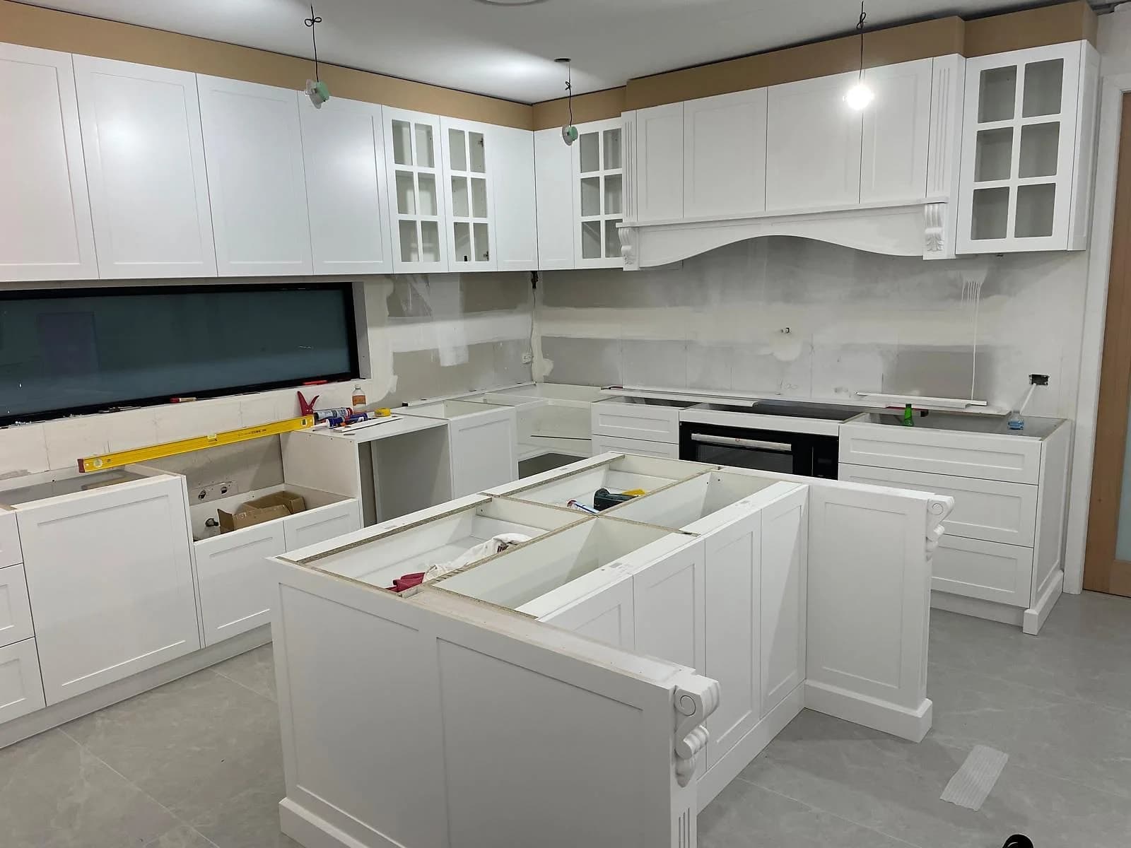 Custom kitchen cabinetry and surfaces from the H&R Kitchens portfolio